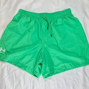 Under Armour Men's 5.5" Essential Volley Shorts - Size L - Vapor Green